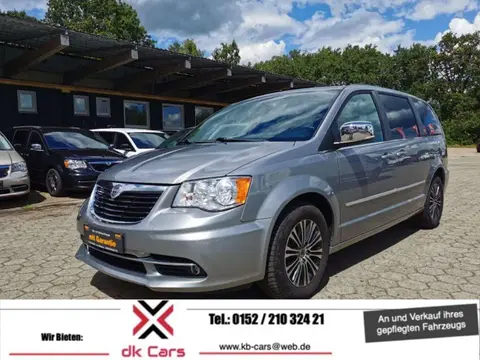 Used LANCIA VOYAGER Diesel 2015 Ad 