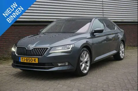 Annonce SKODA SUPERB Essence 2018 d'occasion 