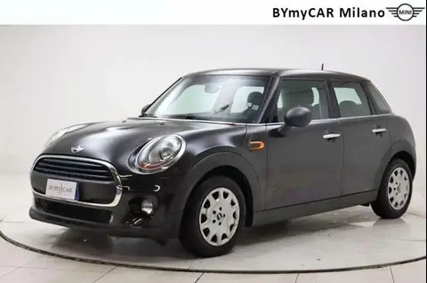 Used MINI ONE Petrol 2015 Ad 