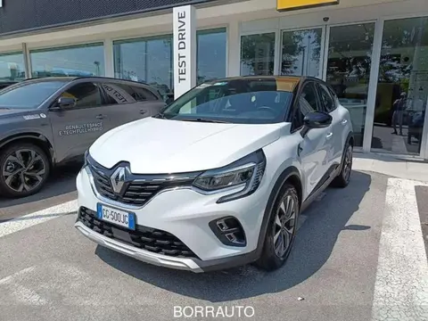 Used RENAULT CAPTUR Hybrid 2021 Ad 