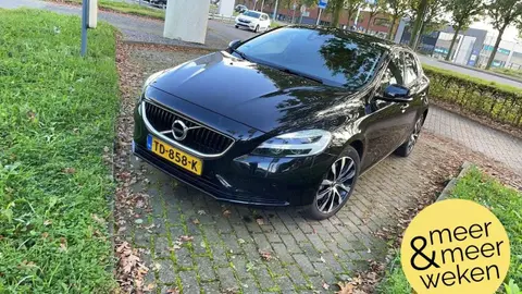 Annonce VOLVO V40 Essence 2018 d'occasion 