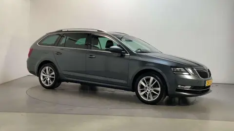 Used SKODA OCTAVIA Petrol 2019 Ad 