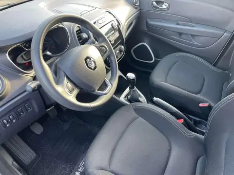 Used RENAULT CAPTUR Petrol 2018 Ad 