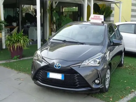 Used TOYOTA YARIS Hybrid 2019 Ad 