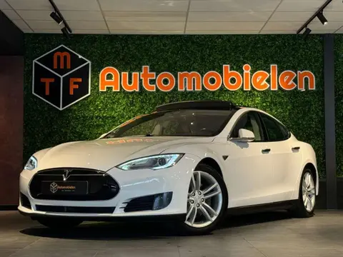 Used TESLA MODEL S Electric 2015 Ad 