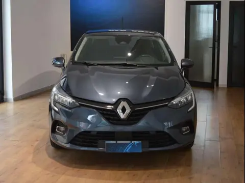 Used RENAULT CLIO Hybrid 2021 Ad 