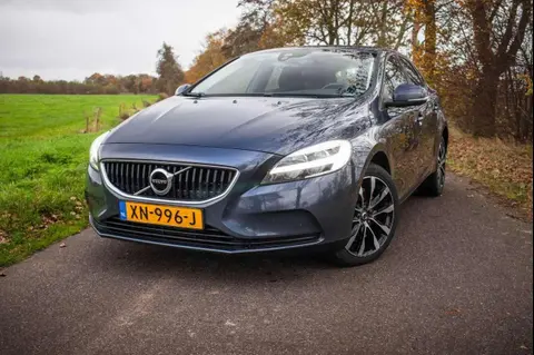 Annonce VOLVO V40 Essence 2019 d'occasion 