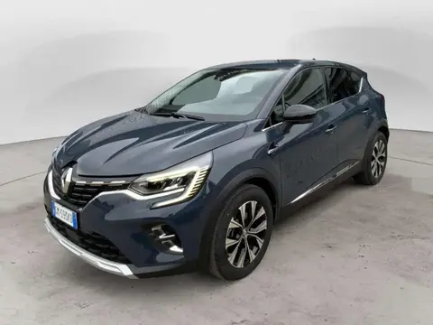 Used RENAULT CAPTUR Hybrid 2023 Ad 