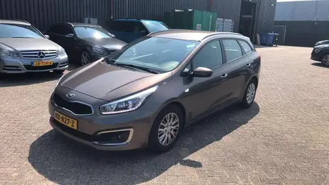 Used KIA CEED Petrol 2016 Ad 