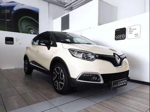 Used RENAULT CAPTUR Petrol 2016 Ad 