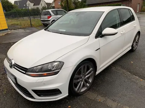 Used VOLKSWAGEN GOLF Petrol 2015 Ad 