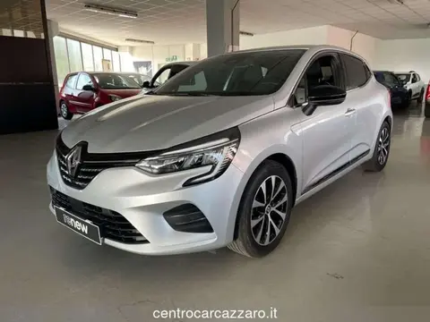 Annonce RENAULT CLIO Essence 2023 d'occasion 