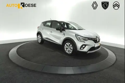 Used RENAULT CAPTUR Hybrid 2022 Ad 