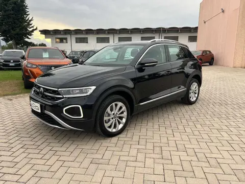 Used VOLKSWAGEN T-ROC Diesel 2023 Ad 