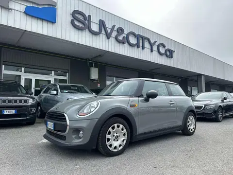 Used MINI ONE Petrol 2015 Ad 