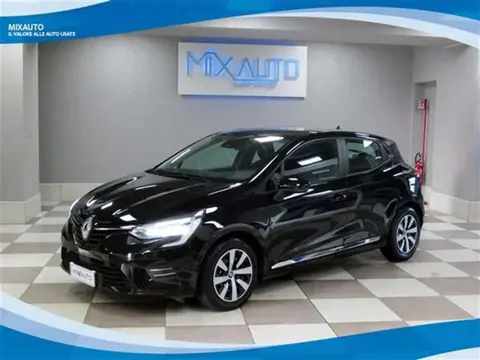 Used RENAULT CLIO Hybrid 2021 Ad 