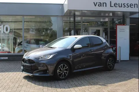 Used TOYOTA YARIS Hybrid 2021 Ad 