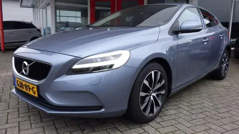 Annonce VOLVO V40 Essence 2019 d'occasion 