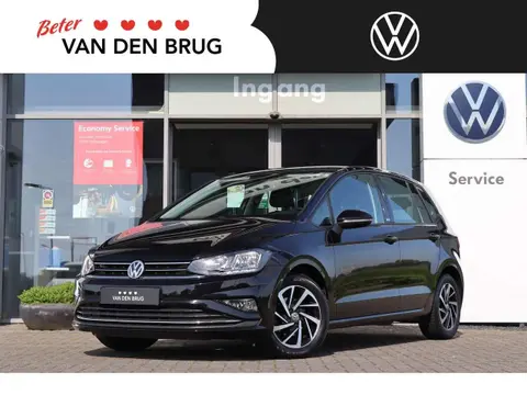 Used VOLKSWAGEN GOLF Petrol 2018 Ad 