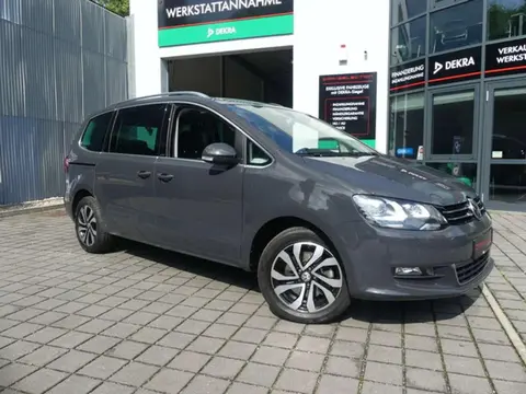 Used VOLKSWAGEN SHARAN Petrol 2022 Ad Germany