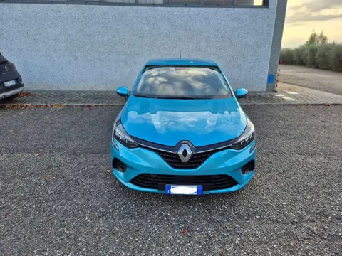 Used RENAULT CLIO Hybrid 2022 Ad 