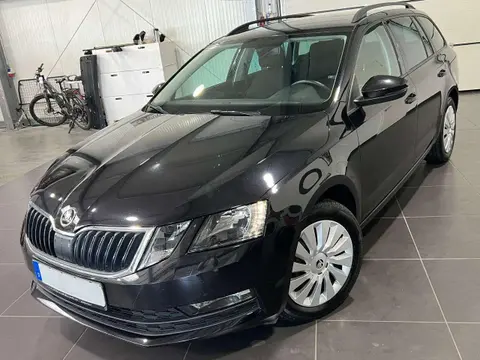 Used SKODA OCTAVIA Petrol 2018 Ad 