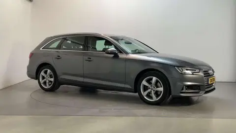 Used AUDI A4 Hybrid 2019 Ad 