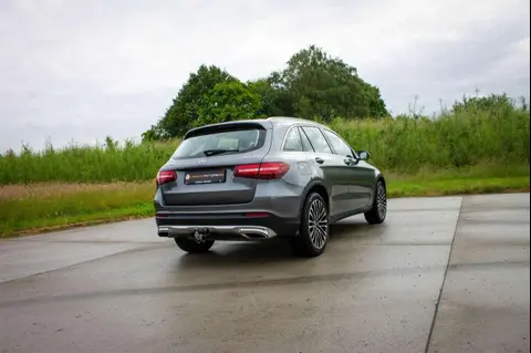 Used MERCEDES-BENZ CLASSE GLC Petrol 2017 Ad 