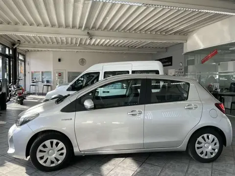 Used TOYOTA YARIS Hybrid 2015 Ad 