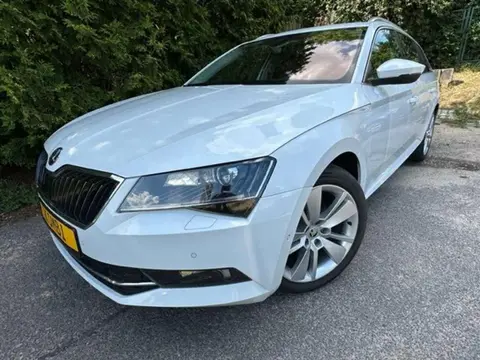 Annonce SKODA SUPERB Essence 2019 d'occasion 