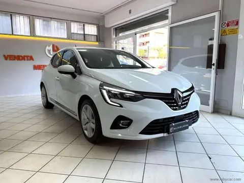 Used RENAULT CLIO Hybrid 2021 Ad 