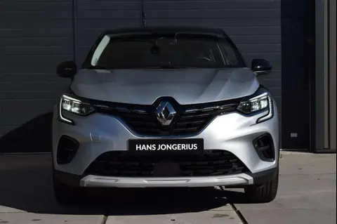 Used RENAULT CAPTUR Hybrid 2022 Ad 