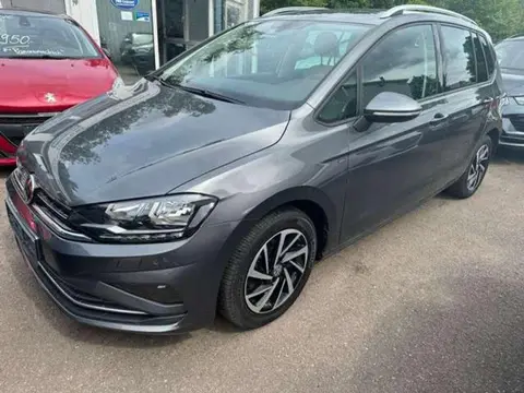 Used VOLKSWAGEN GOLF Petrol 2018 Ad 