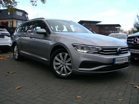 Used VOLKSWAGEN PASSAT Petrol 2022 Ad 