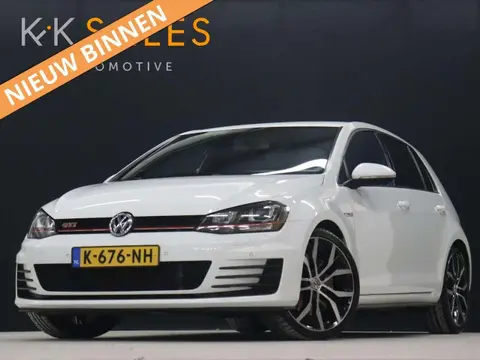 Used VOLKSWAGEN GOLF Petrol 2017 Ad 