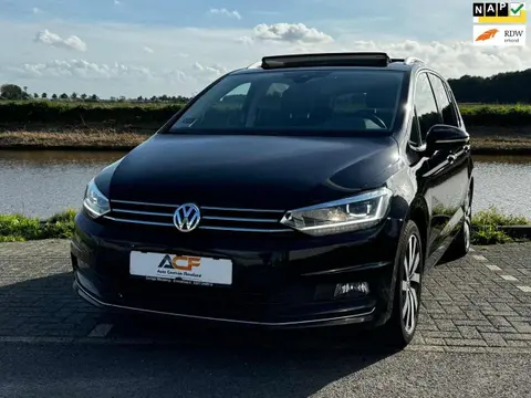 Used VOLKSWAGEN TOURAN Petrol 2019 Ad 