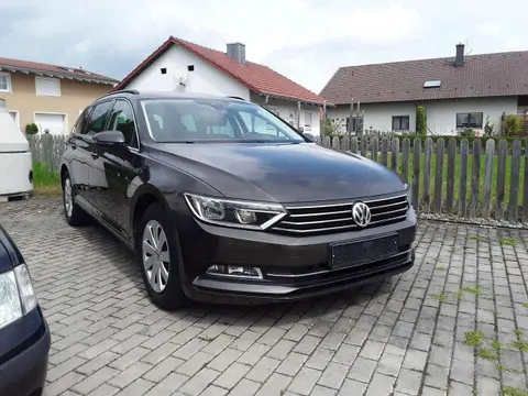 Used VOLKSWAGEN PASSAT Petrol 2016 Ad 