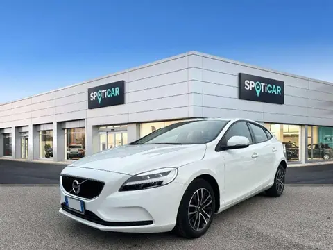 Annonce VOLVO V40 Essence 2019 d'occasion 