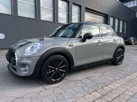 Annonce MINI COOPER Essence 2018 d'occasion Allemagne