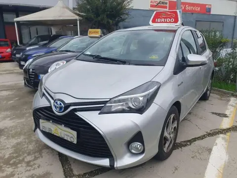 Used TOYOTA YARIS Hybrid 2015 Ad 