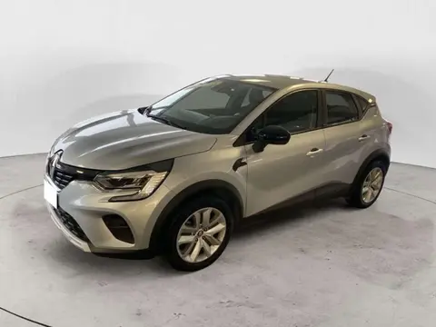 Used RENAULT CAPTUR Hybrid 2021 Ad 