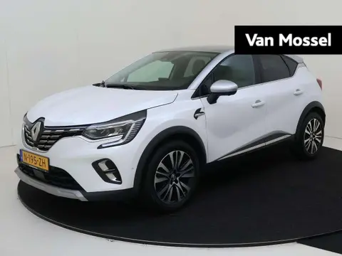 Used RENAULT CAPTUR Hybrid 2022 Ad 