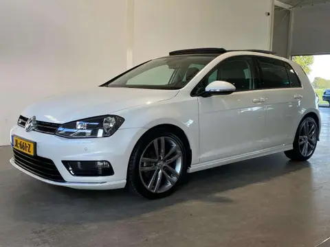 Used VOLKSWAGEN GOLF Petrol 2016 Ad 