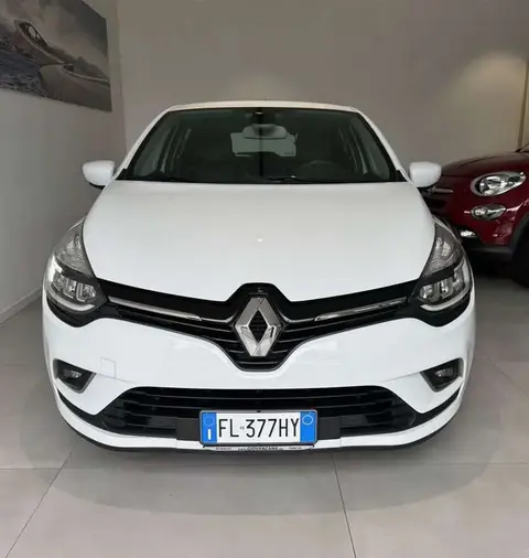 Used RENAULT CLIO Diesel 2017 Ad 