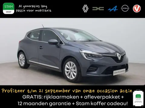 Used RENAULT CLIO Hybrid 2021 Ad 