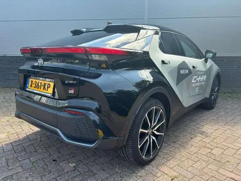 Used TOYOTA C-HR Hybrid 2023 Ad 