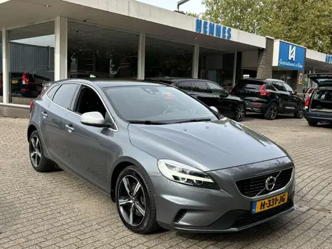 Annonce VOLVO V40 Essence 2020 d'occasion 