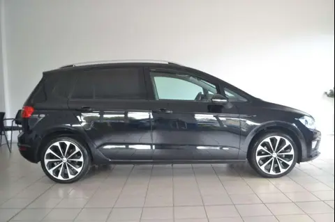 Used VOLKSWAGEN GOLF Petrol 2017 Ad 