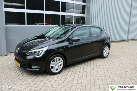 Used RENAULT CLIO Hybrid 2022 Ad 