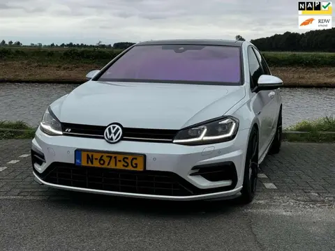 Used VOLKSWAGEN GOLF Petrol 2017 Ad 